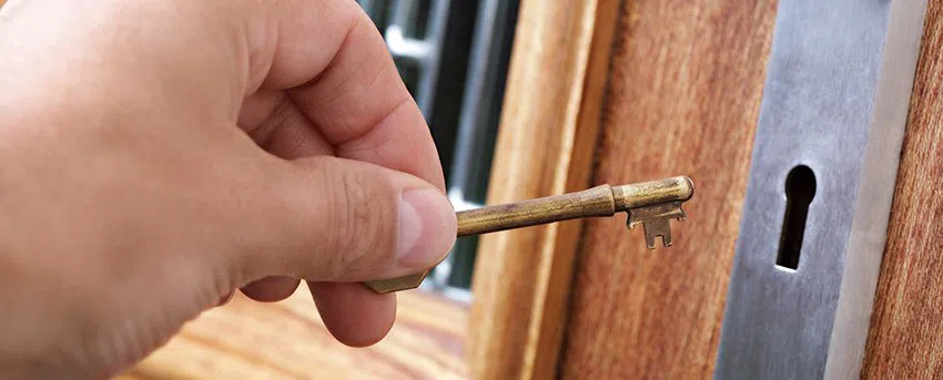 Central Locksmith Store Temple City, CA 626-435-8002 - lockout-service-01